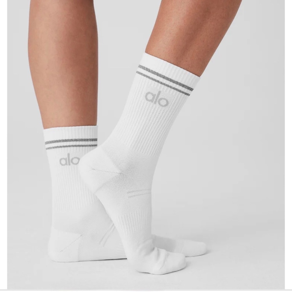 Alo Unisex Half-Crew Performance Socks (2 Pairs) - Size Medium, White/Gray